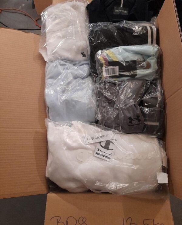 Levi’s clothes - Image 6