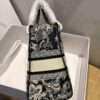 Hand bags - Image 10