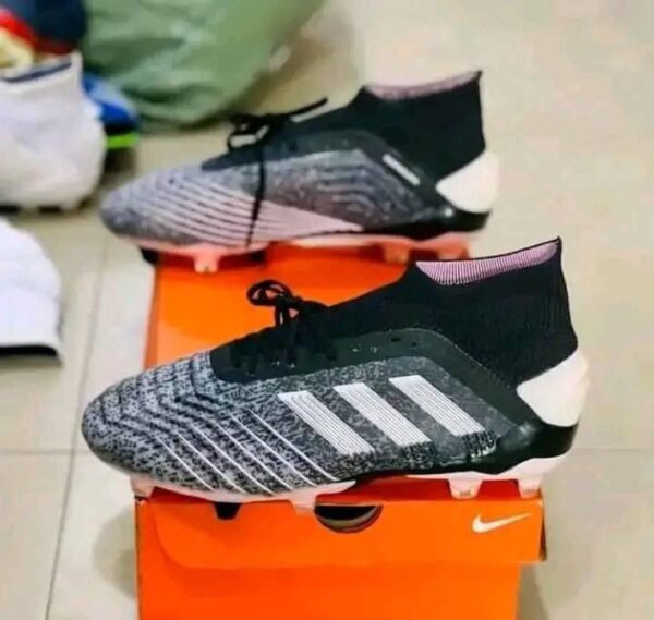 Mixed original Soccer boots pallets available - Image 5